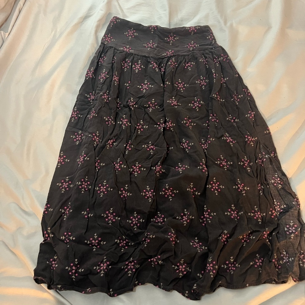 Floral Midi Skirt with Side Slit - Picture 3 of 3